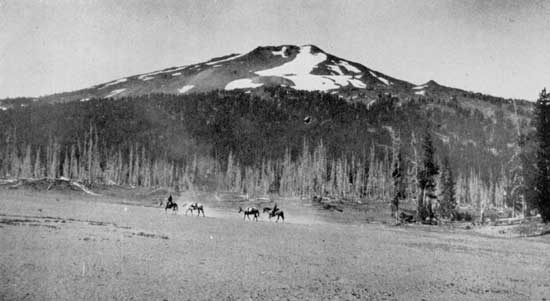 On the trail in the highlands of the Cascades